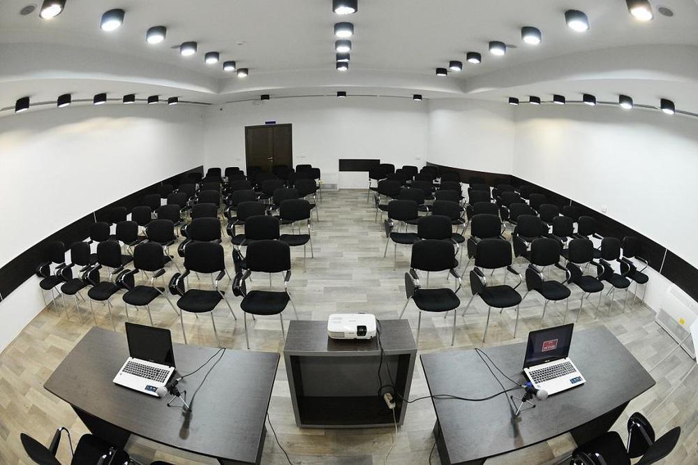 נובי סאד Hotel Putnik מראה חיצוני תמונה