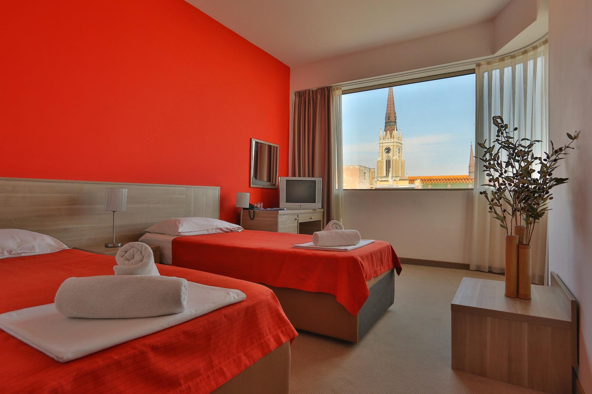 נובי סאד Hotel Putnik מראה חיצוני תמונה