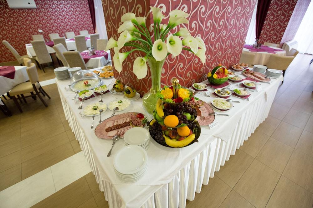 נובי סאד Hotel Putnik מראה חיצוני תמונה