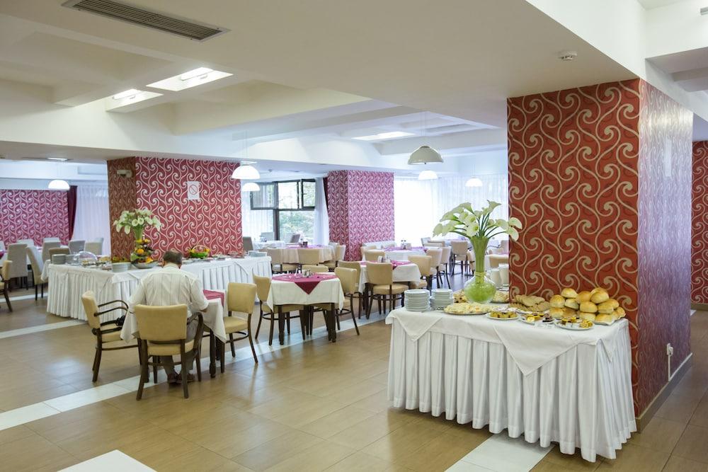 נובי סאד Hotel Putnik מראה חיצוני תמונה