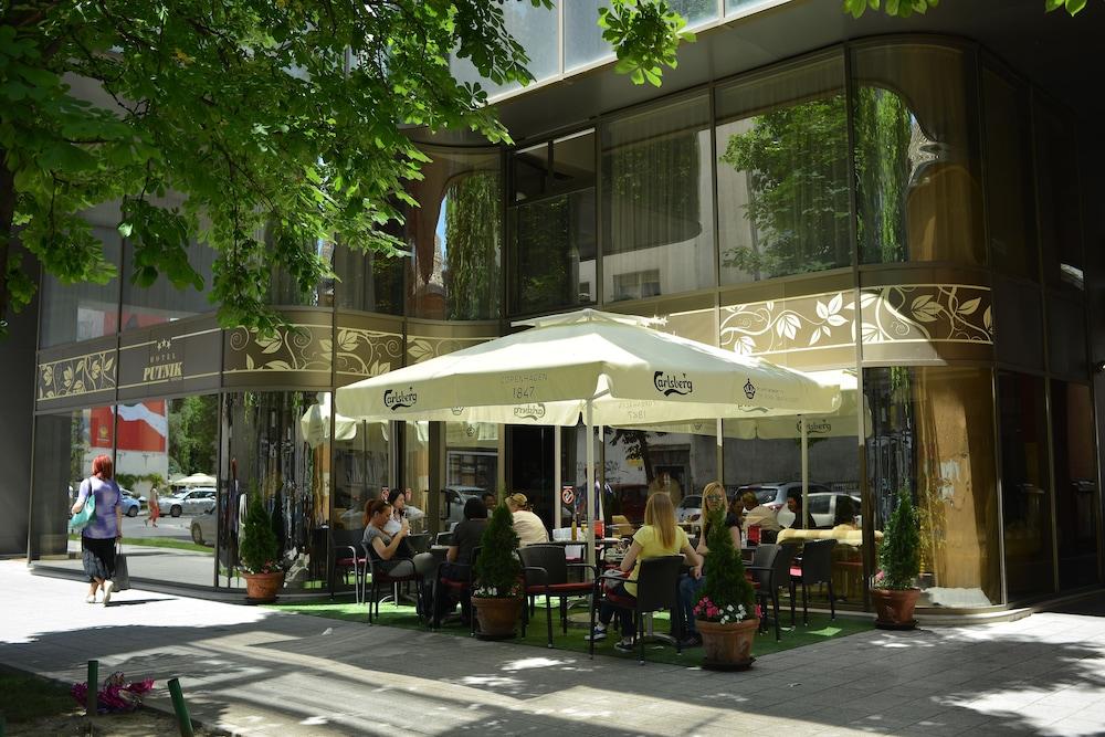 נובי סאד Hotel Putnik מראה חיצוני תמונה