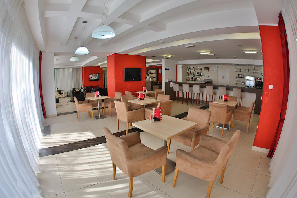 נובי סאד Hotel Putnik מראה חיצוני תמונה