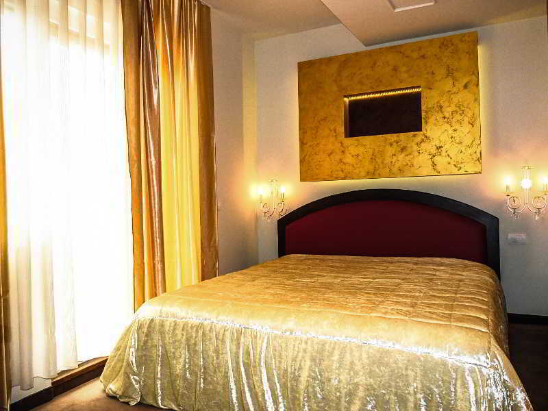 נובי סאד Hotel Putnik מראה חיצוני תמונה