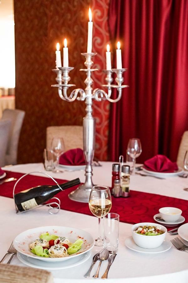 נובי סאד Hotel Putnik מראה חיצוני תמונה