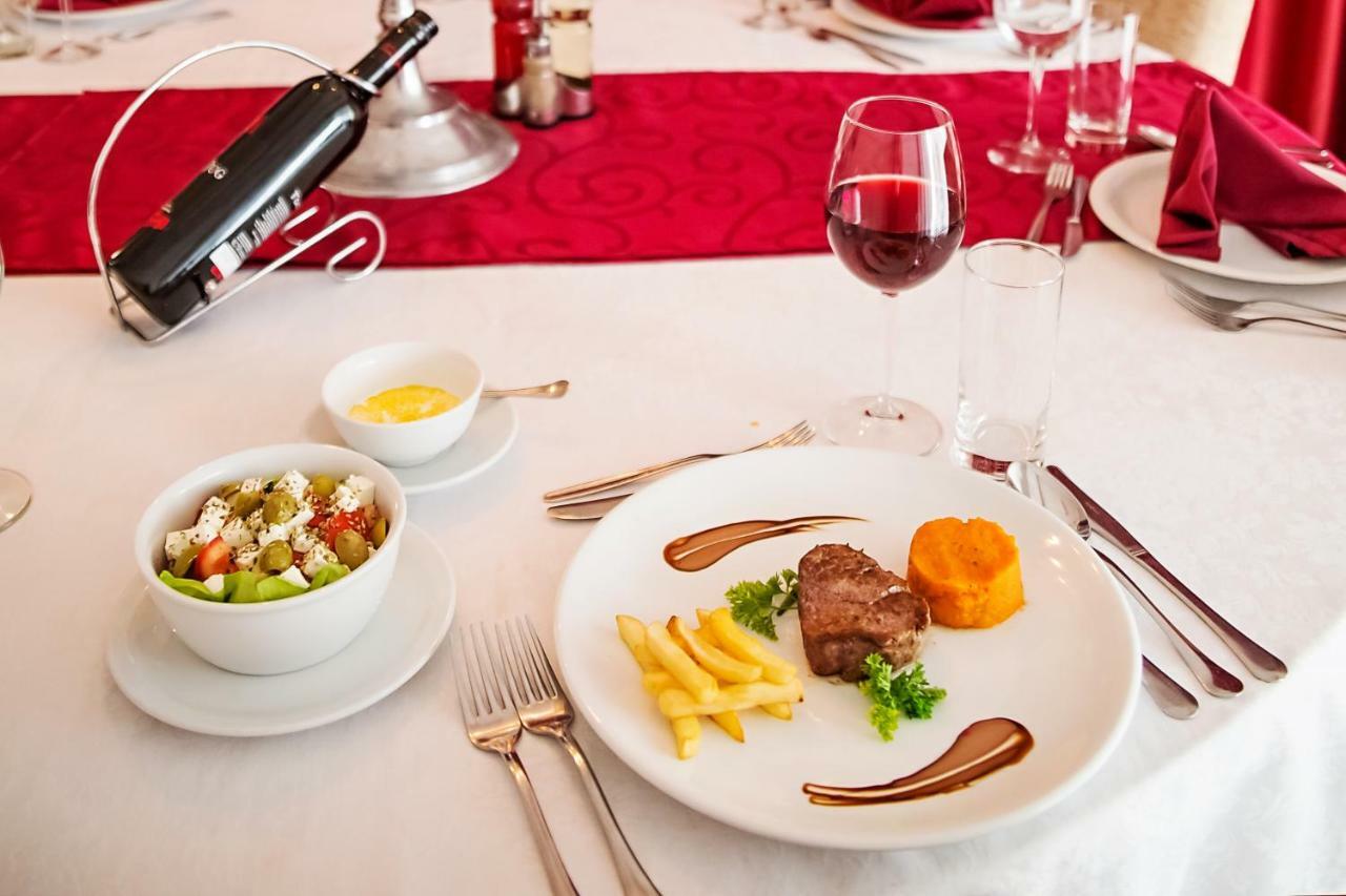 נובי סאד Hotel Putnik מראה חיצוני תמונה