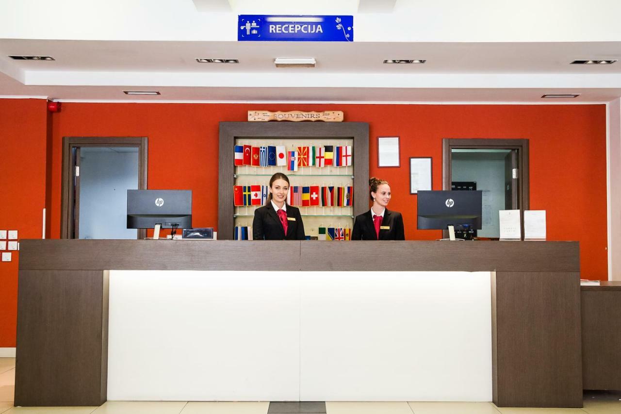 נובי סאד Hotel Putnik מראה חיצוני תמונה