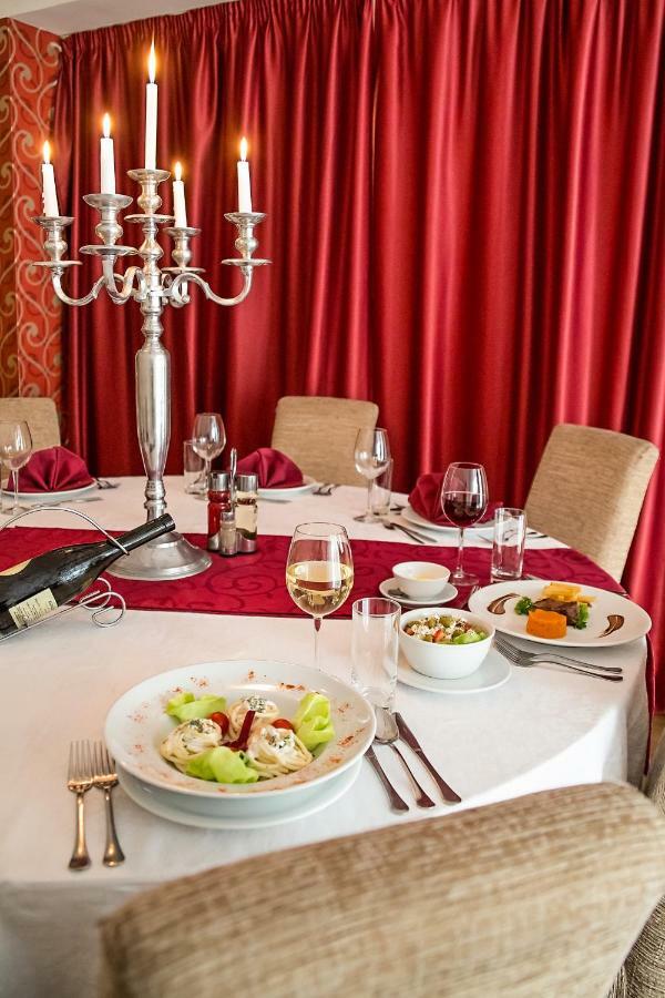 נובי סאד Hotel Putnik מראה חיצוני תמונה