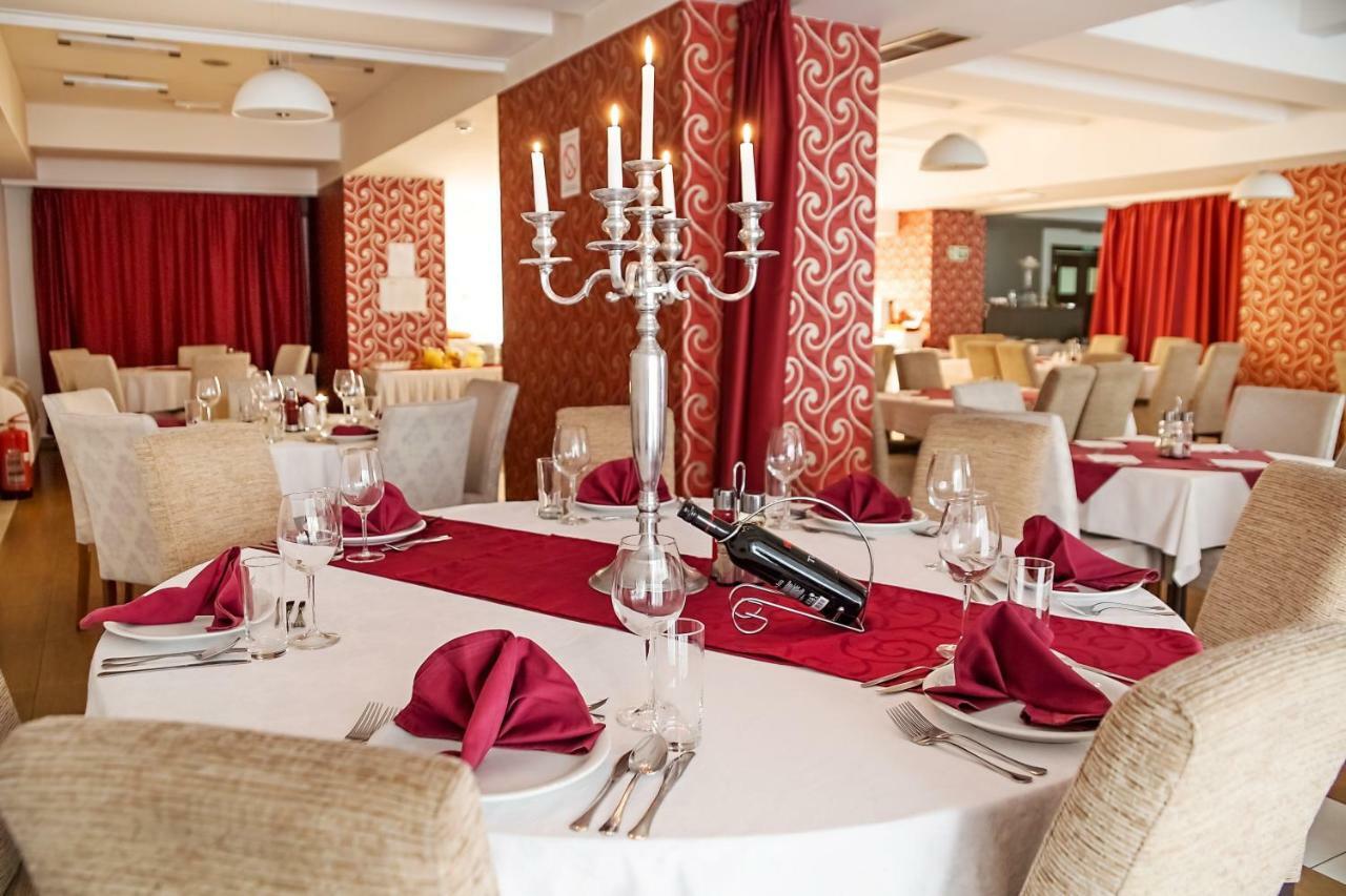 נובי סאד Hotel Putnik מראה חיצוני תמונה