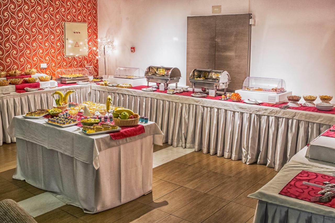 נובי סאד Hotel Putnik מראה חיצוני תמונה